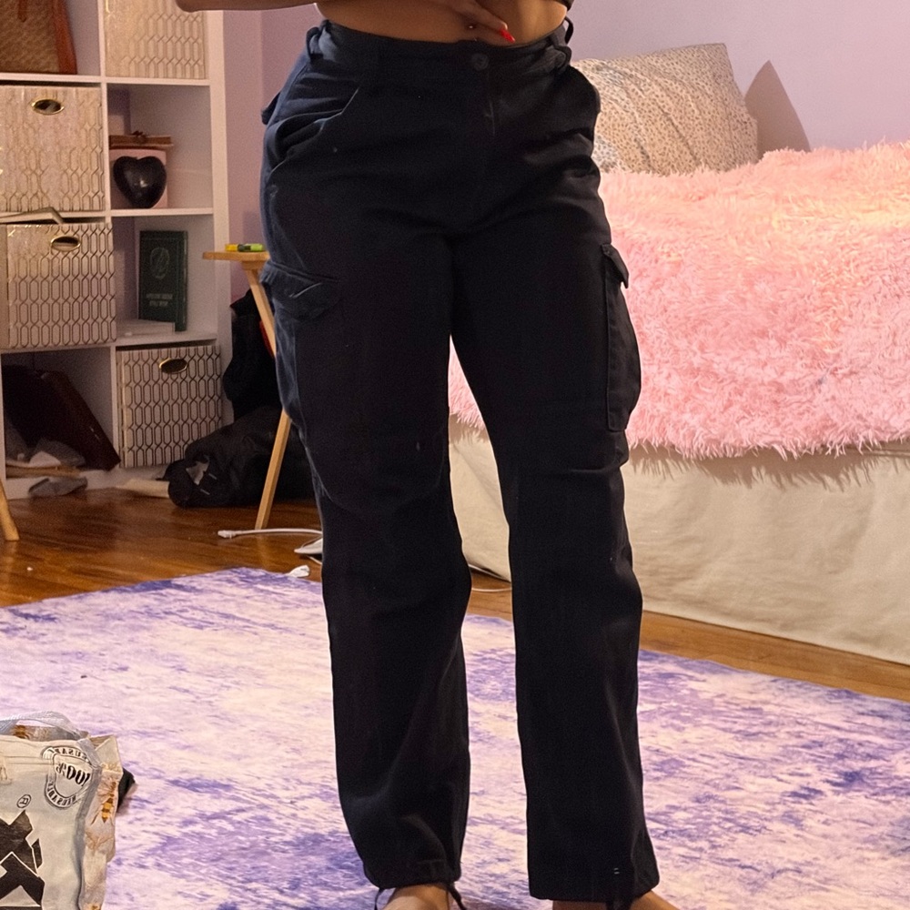 Women's Brandy Melville Navy Straight Cargo Pants